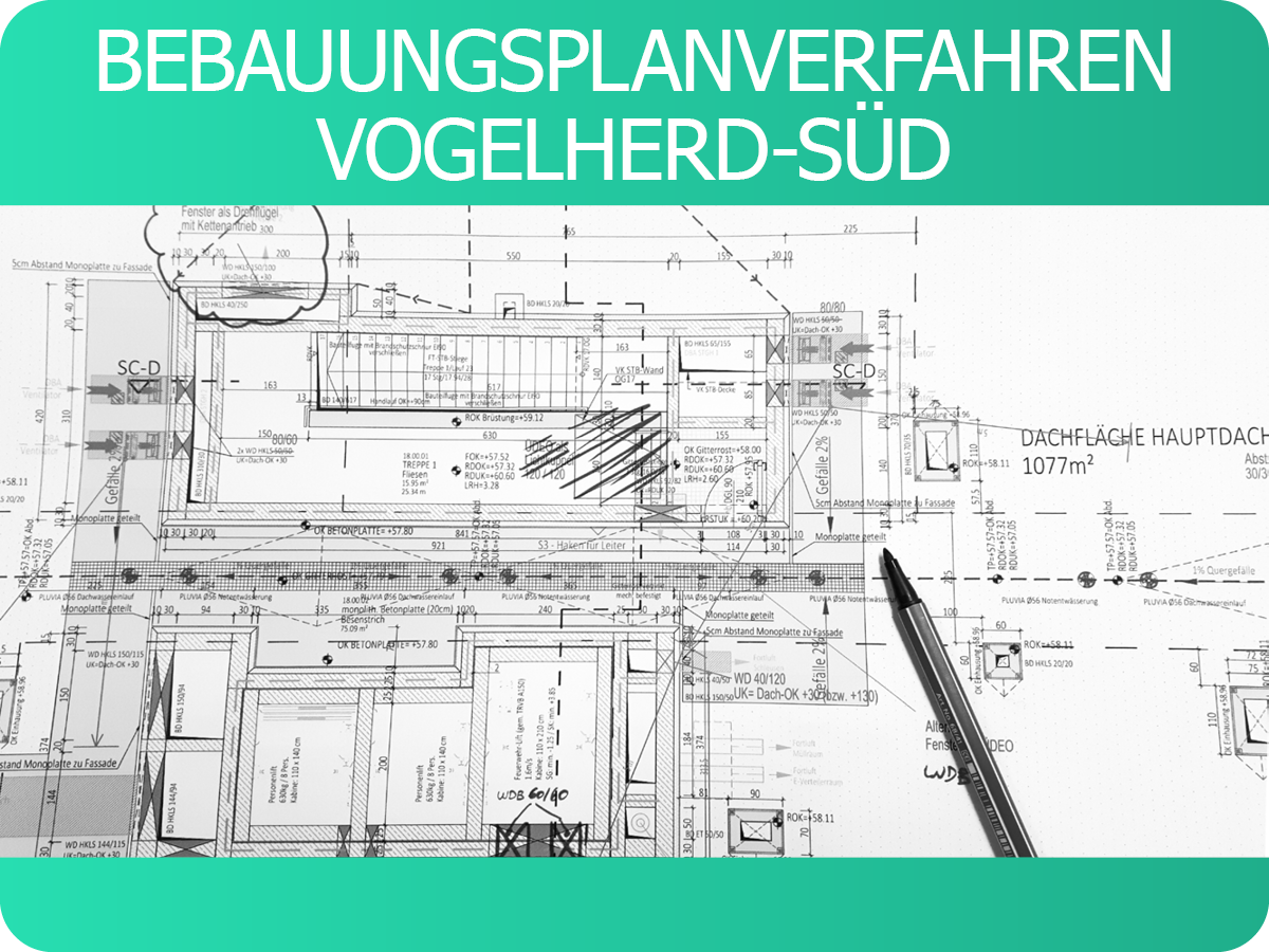 Ein Bauplan mit Schreibstift nach einer Korrektur